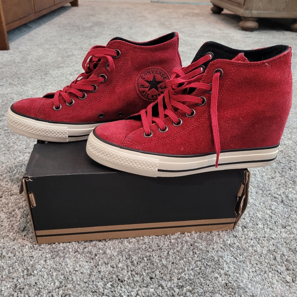 New in Box Women's Converse Lux Maroon Suede Wedge Sneakers Size 7